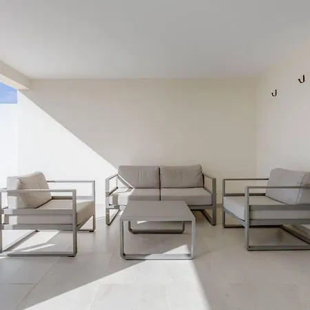 With Access To Swimming Pool And Sea Views * Lagos